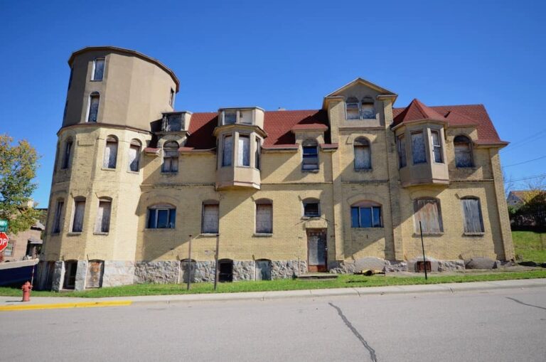 Tanner Hospital Alley A Realty