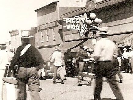 #4 Drummers outside of the Piggly Wiggly
